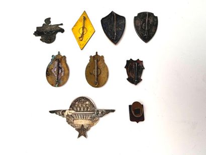 France, XXème.
Lot d'insignes régimentaires...