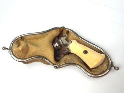 Belgique, fin XIXème.
Petit revolver de poche...