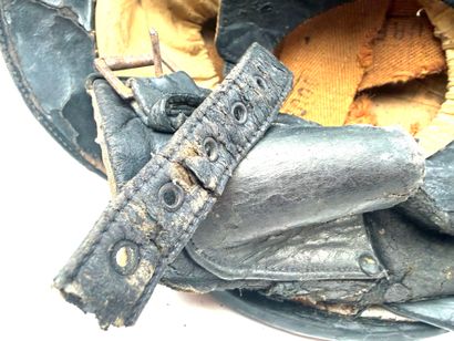 France, Etat-Français (1941-1944).
Rare casque...