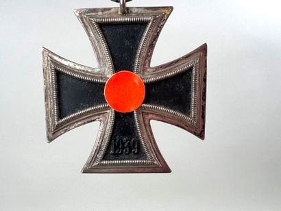 Allemagne, 2ème GM.
Croix de fer 2ème classe...