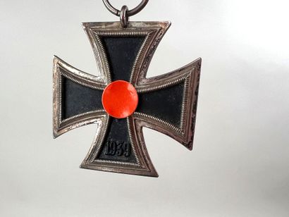 Allemagne, 2ème GM.
Croix de fer 2ème classe...