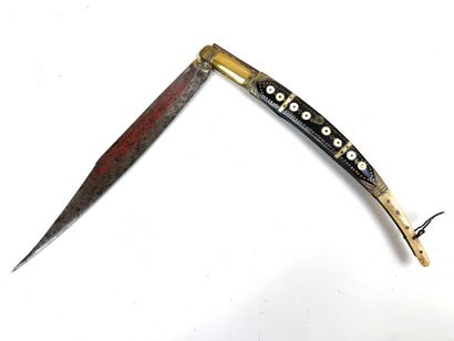 Espagne, Milieu XIXe.
Important couteau pliant...