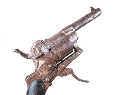Belgique, Milieu XIXème.
Revolver à broche...