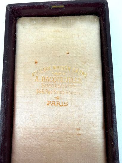 France, IIIème République (1870-1940).
-...
