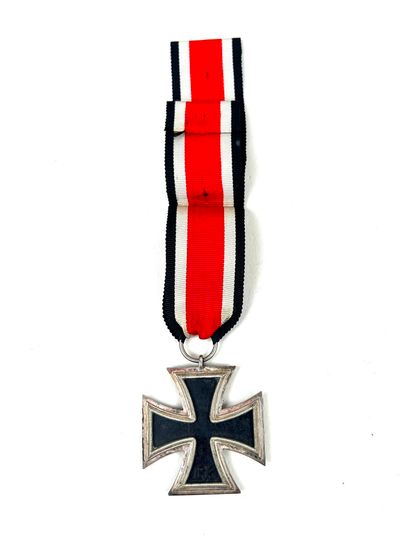 Allemagne, 2ème GM.
Croix de fer 2ème classe...