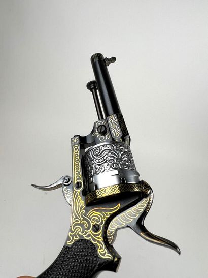 Belgique, milieu XIXème.
Exceptionnel revolver...
