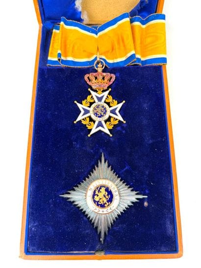France, IIIe République (1870-1940).
Ensemble...