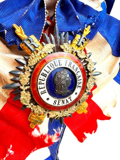 France, IIIe République (1870-1940).
Ensemble...