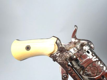 Belgique, fin XIXème.
Petit revolver de poche...