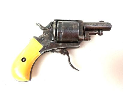 Belgique, fin XIXème.
Petit revolver de poche...