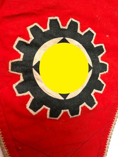 Germany, 2nd GM.
Small D.A.F. vehicle pennant.
Triangular...