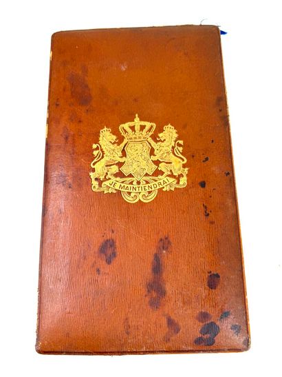France, IIIe République (1870-1940).
Ensemble...