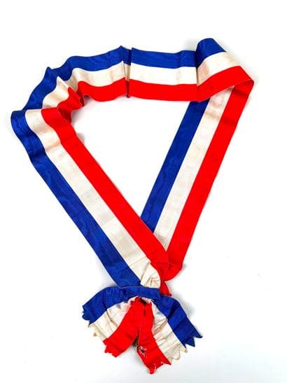 France, IIIe République (1870-1940).
Ensemble...
