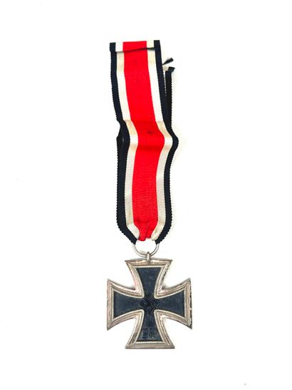 Allemagne, 2ème GM.
Croix de fer 2ème classe...