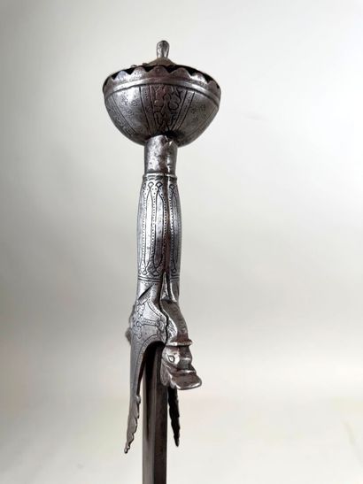 Empire Indo-Persan, XIXème.
Sabre dit Talwar.
Monture...