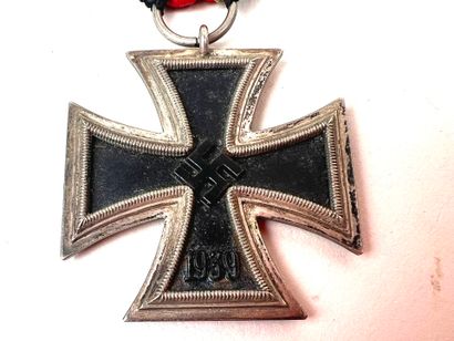 Allemagne, 2ème GM.
Croix de fer 2ème classe...
