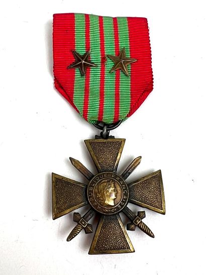 France, 2ème GM.
Décorations d'un officier.
-...