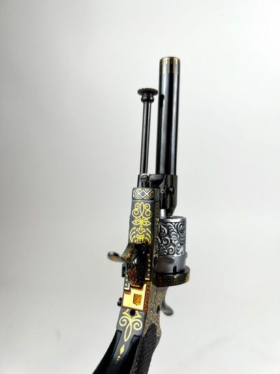 Belgique, milieu XIXème.
Exceptionnel revolver...