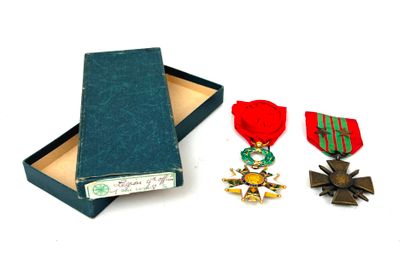 France, 2ème GM.
Décorations d'un officier.
-...