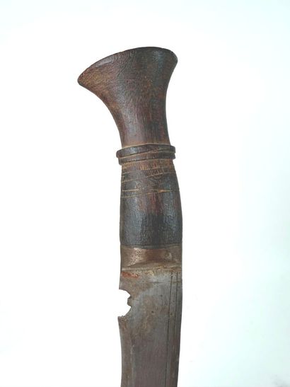 Inde, XXe.
Poignard traditionnel « Kukri...