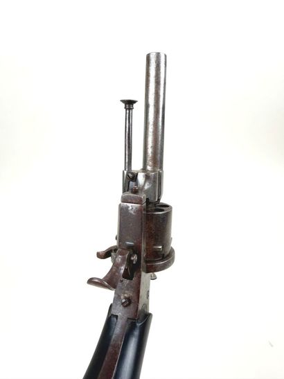 Belgique, Milieu XIXème.
Revolver à broche...