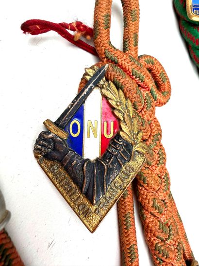 France, XXème.
Lot de quatre fourragères.
-...