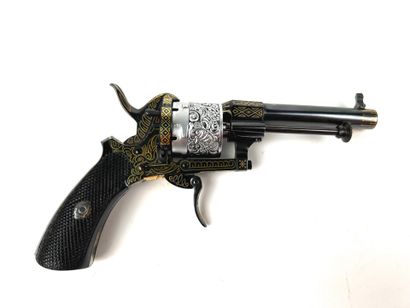 Belgique, milieu XIXème.
Exceptionnel revolver...