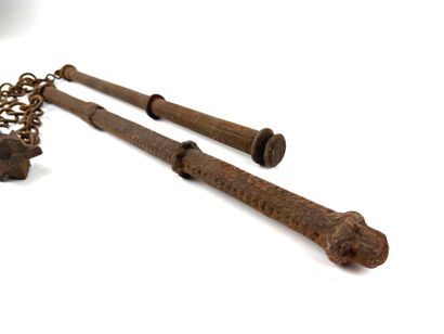 France, XIXème.
Deux masses d'armes de style...