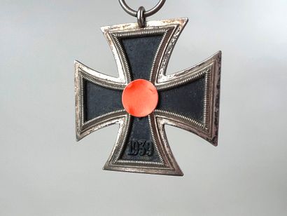 Allemagne, 2ème GM.
Croix de fer 2ème classe...