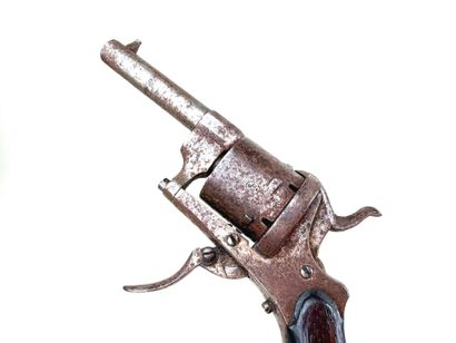 Belgique, Milieu XIXème.
Revolver à broche...