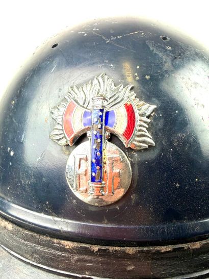 France, Etat-Français (1941-1944).
Rare casque...