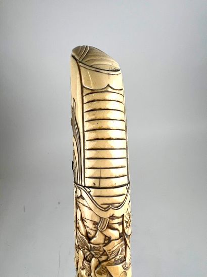 Japon, période Meiji (1868-1912).
Tentô d'apparat...
