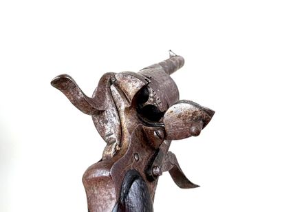 Belgique, Milieu XIXème.
Revolver à broche...