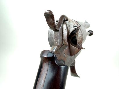 Belgique, Milieu XIXème.
Revolver à broche...