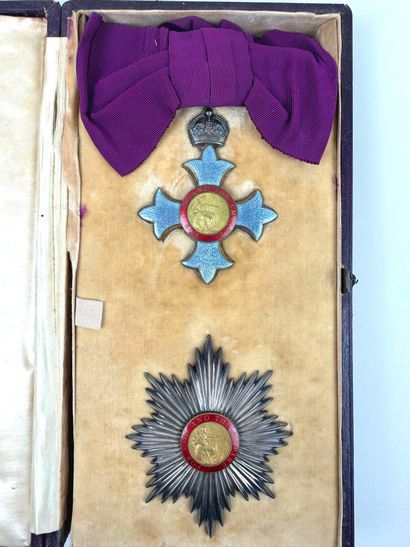 France, IIIe République (1870-1940).
Ensemble...