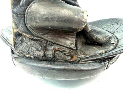 France, Etat-Français (1941-1944).
Rare casque...