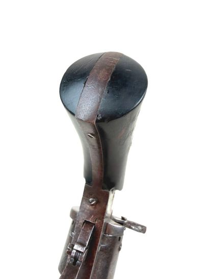 Belgique, Milieu XIXème.
Revolver à broche...