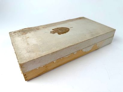 France, IIIe République (1870-1940).
Ensemble...
