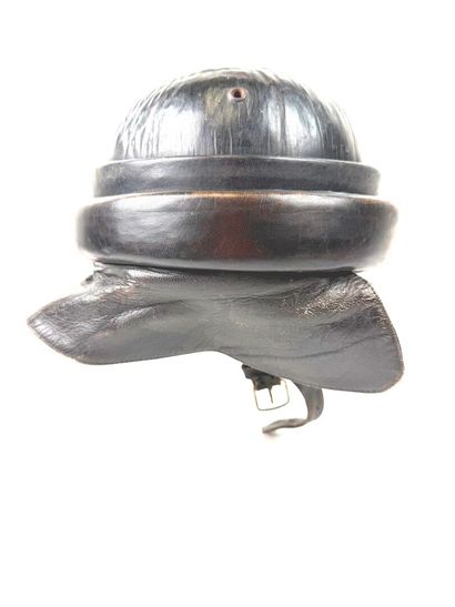Italie, 2ème GM et après.
Casque de tankiste...