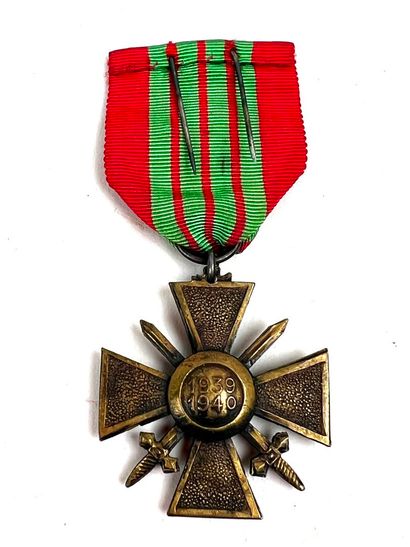 France, 2ème GM.
Décorations d'un officier.
-...