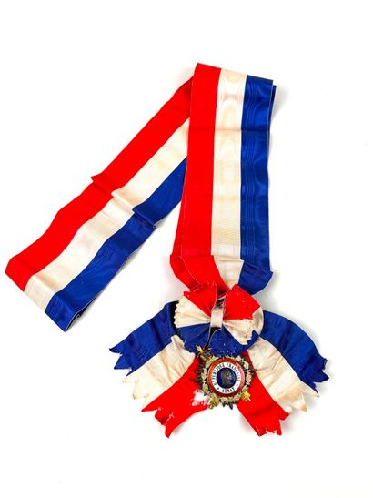 France, IIIe République (1870-1940).
Ensemble...