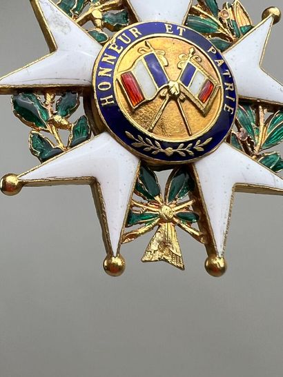 France, 2ème GM.
Décorations d'un officier.
-...