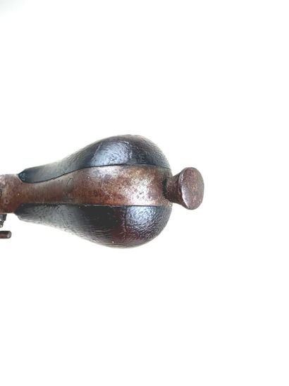 Belgique, Milieu XIXème.
Revolver à broche...