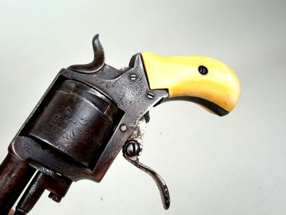 Belgique, fin XIXème.
Petit revolver de poche...