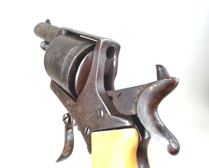 Belgique, fin XIXème.
Petit revolver de poche...