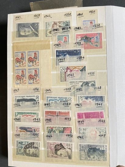France Classique + SM: Set of classic stamps...