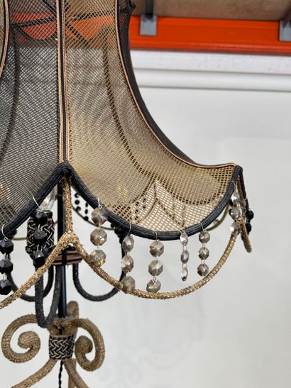 Tripod floor lamp in metal sheathed in black...