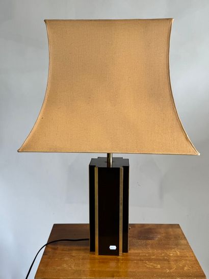 Pair of lamps in resin and gilded metal,...