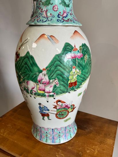 CHINA, 20th century.
Large polychrome porcelain...