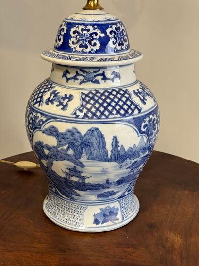 ASIA XXth.
Blue and white porcelain covered...
